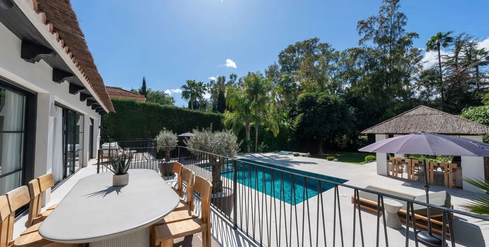 Sale of detached villa in Nueva Andalucía 13