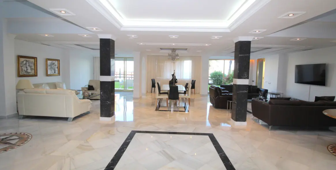 Long-term rent of ground floor apartment in Puerto Banús 2