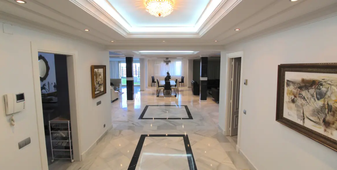 Long-term rent of ground floor apartment in Puerto Banús 5