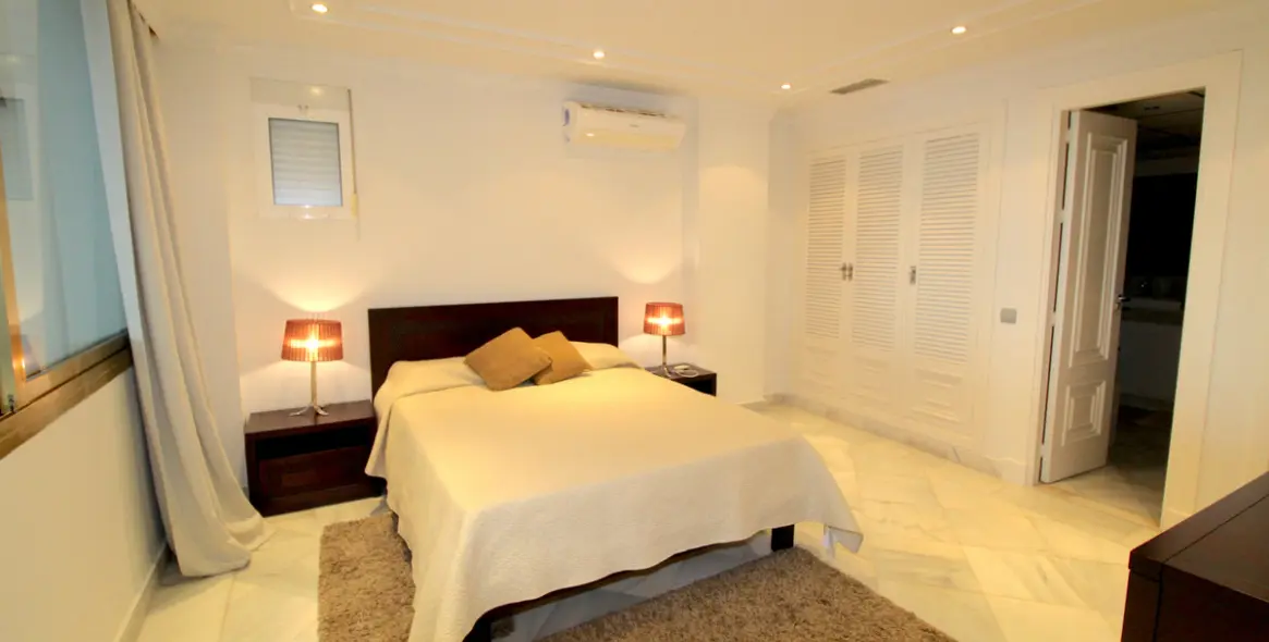 Long-term rent of ground floor apartment in Puerto Banús 6