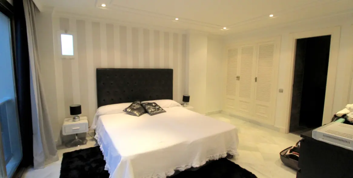 Long-term rent of ground floor apartment in Puerto Banús 10