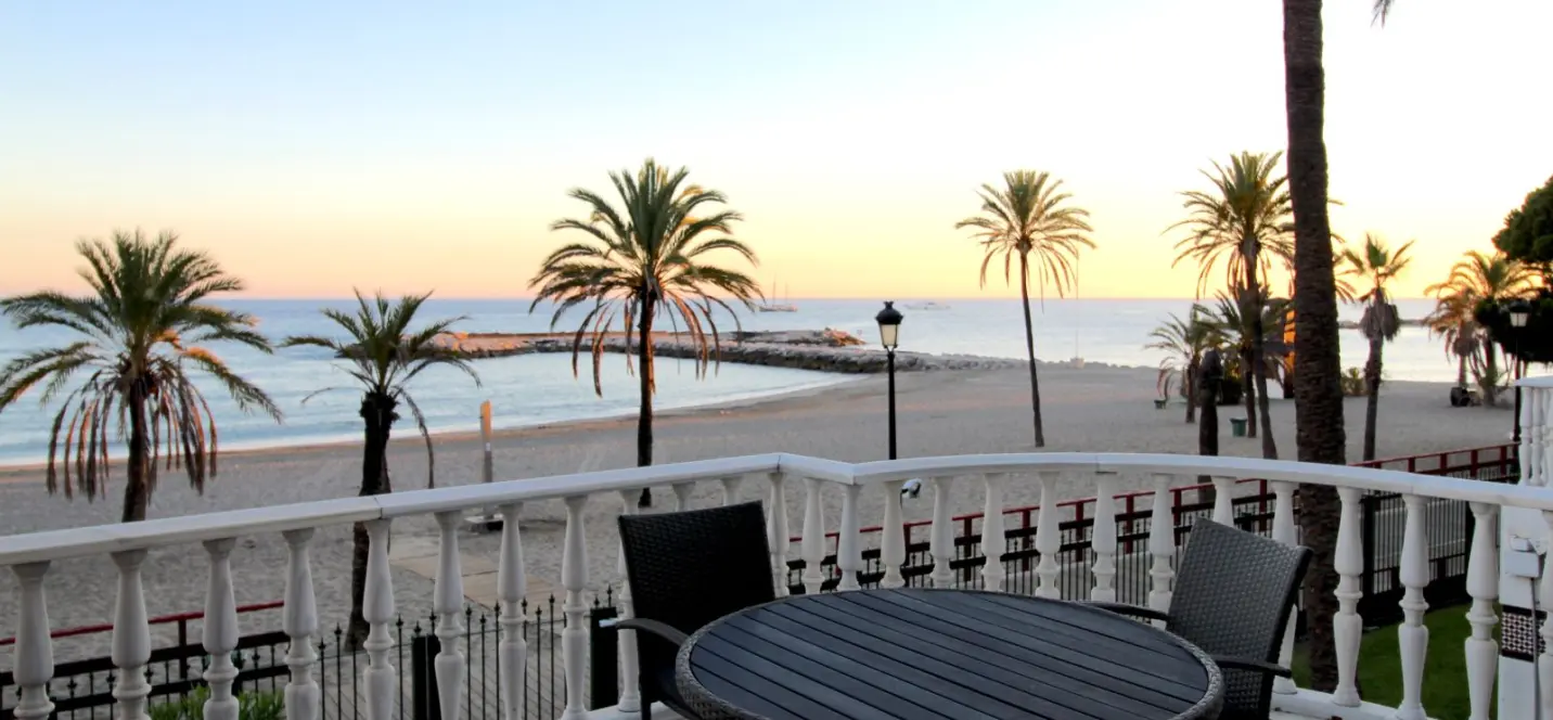 Short-term rent of ground floor apartment in Puerto Banús 0