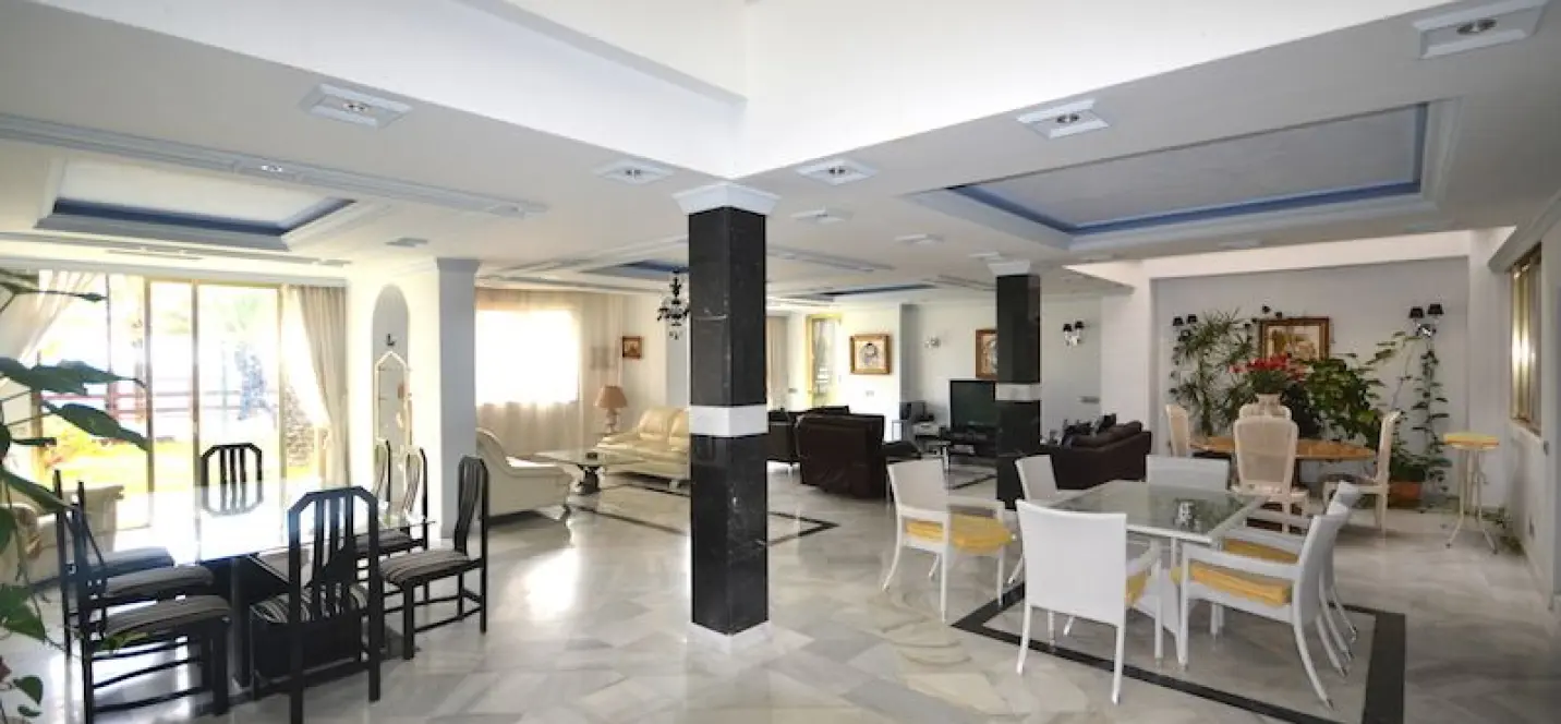 Short-term rent of ground floor apartment in Puerto Banús 2