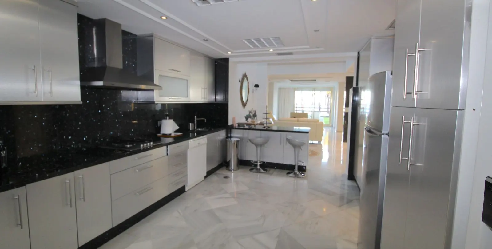 Short-term rent of ground floor apartment in Puerto Banús 13