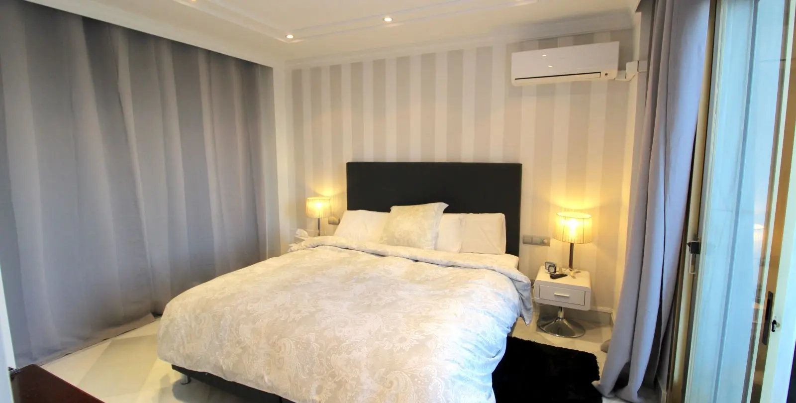 Alquiler a largo plazo de apartamento en planta baja en Puerto Banús 18