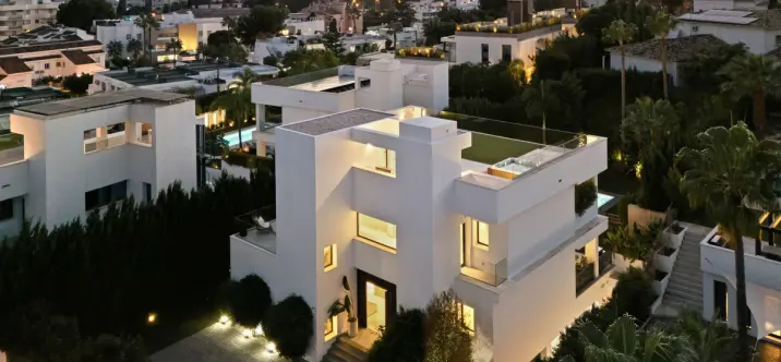 Продажа  отдельно стоящей виллы в Nueva Andalucía 1