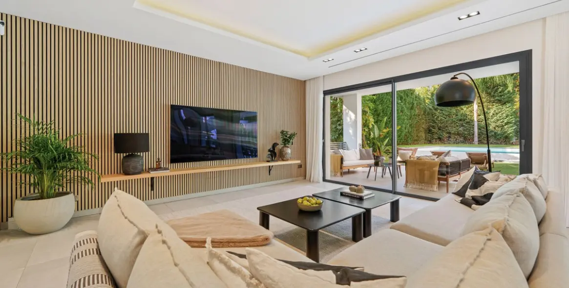 Продажа  отдельно стоящей виллы в Nueva Andalucía 3