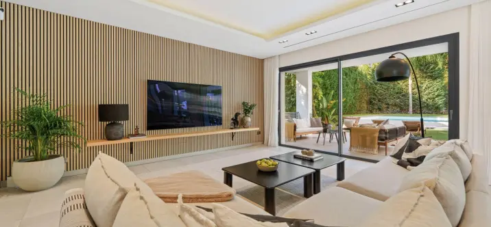 Продажа  отдельно стоящей виллы в Nueva Andalucía 2