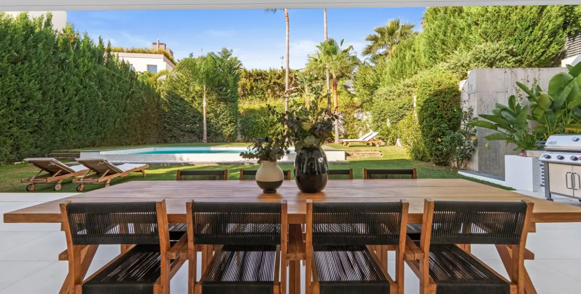 Продажа  отдельно стоящей виллы в Nueva Andalucía 5