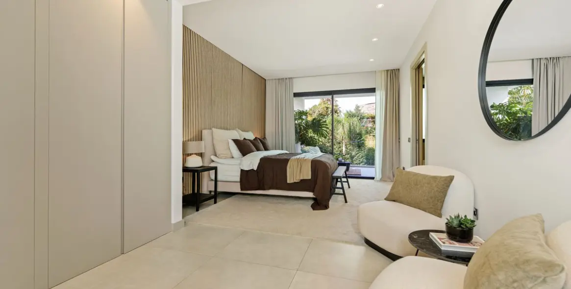 Продажа  отдельно стоящей виллы в Nueva Andalucía 10