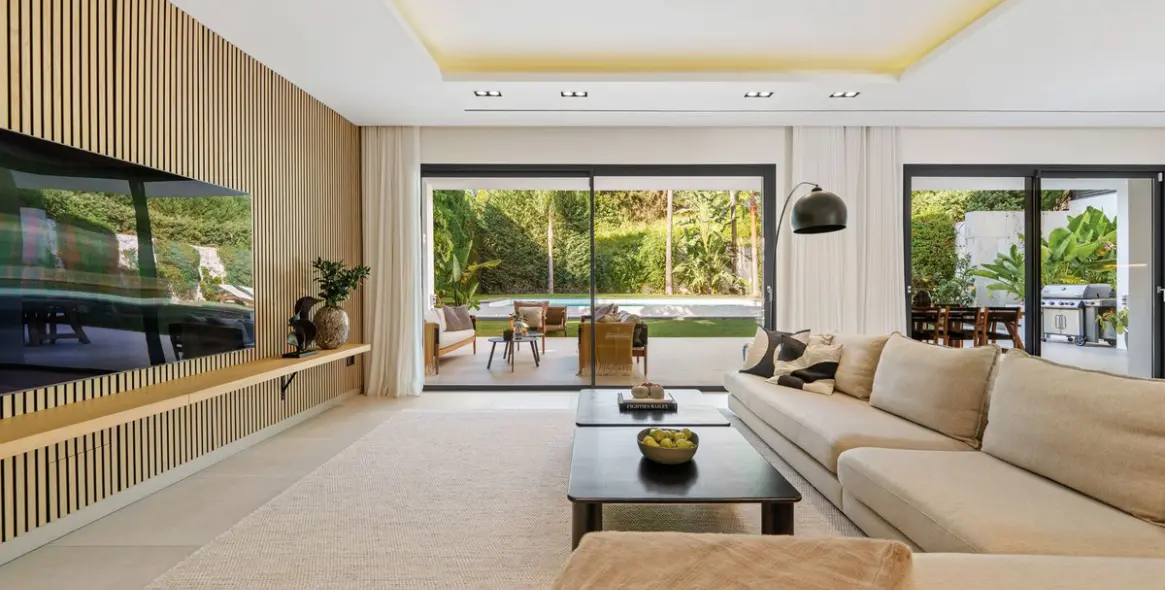 Продажа  отдельно стоящей виллы в Nueva Andalucía 14