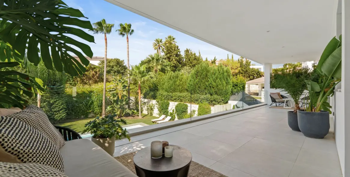 Продажа  отдельно стоящей виллы в Nueva Andalucía 16