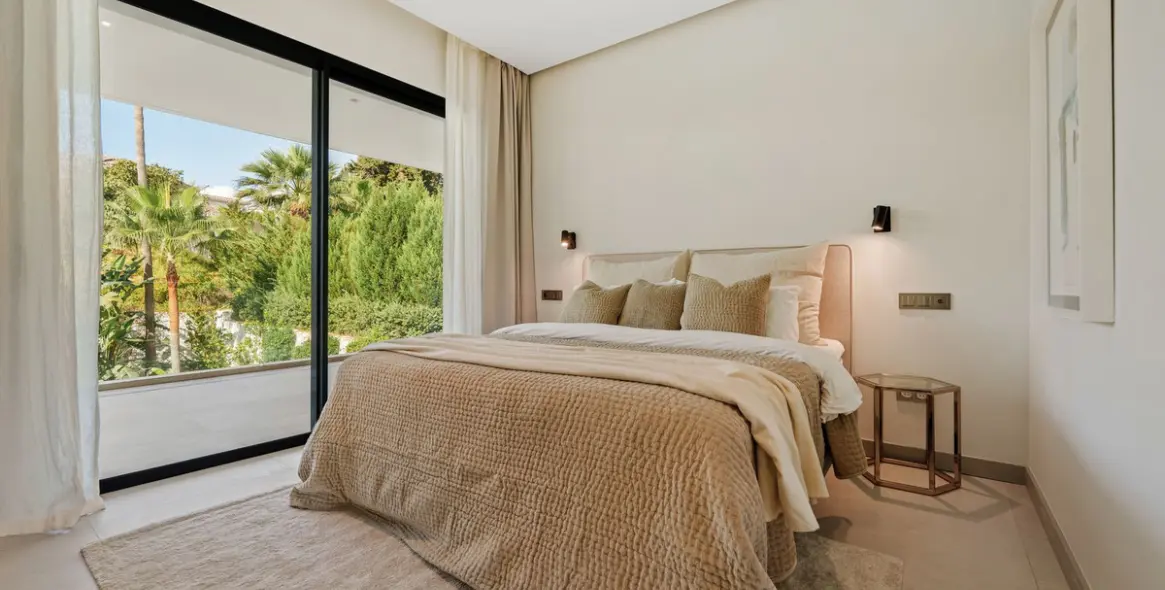 Продажа  отдельно стоящей виллы в Nueva Andalucía 18