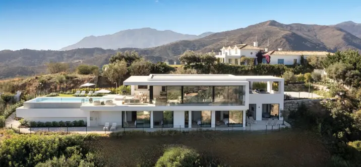 Краткосрочная аренда  отдельно стоящей виллы в Benahavís 0