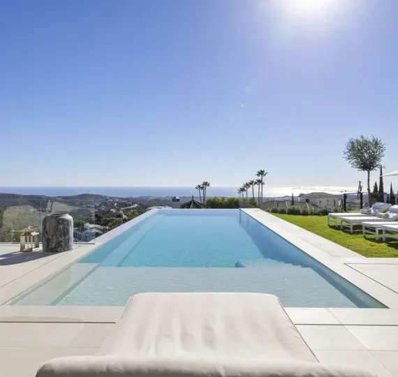 Краткосрочная аренда  отдельно стоящей виллы в Benahavís