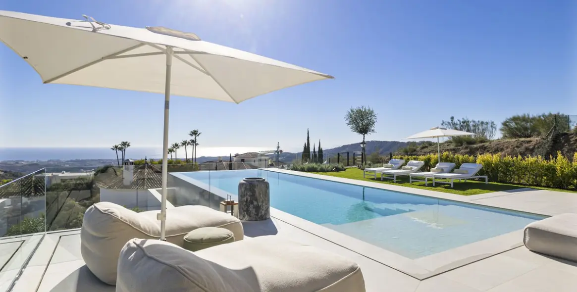 Краткосрочная аренда  отдельно стоящей виллы в Benahavís 40