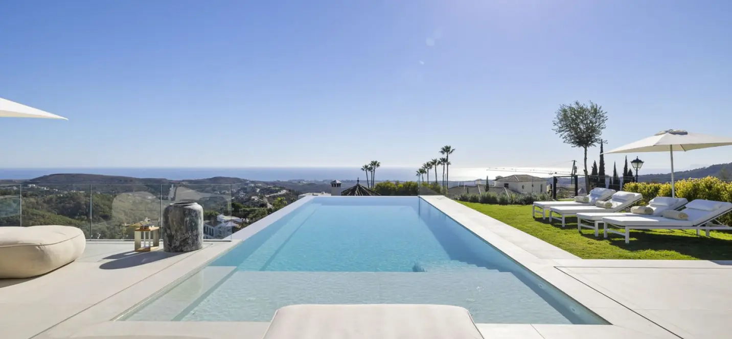 Sale of detached villa in Benahavís 1