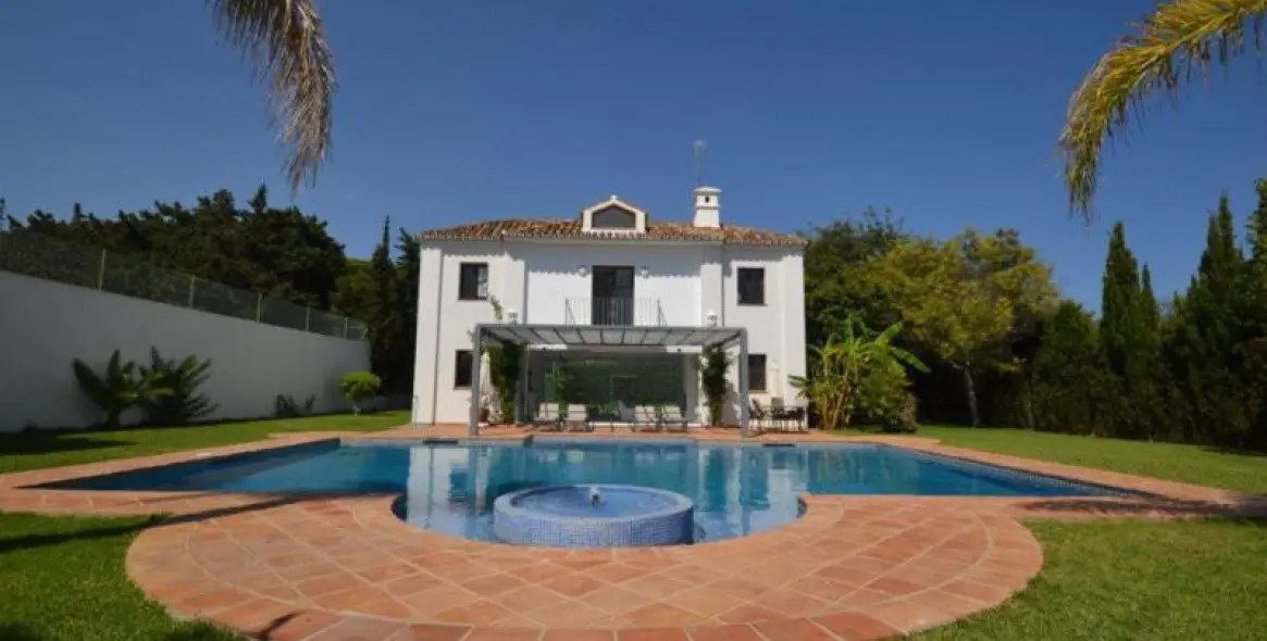 Продажа  отдельно стоящей виллы в Guadalmina Baja 4