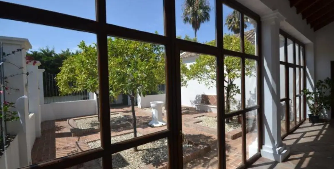 Продажа  отдельно стоящей виллы в Guadalmina Baja 6