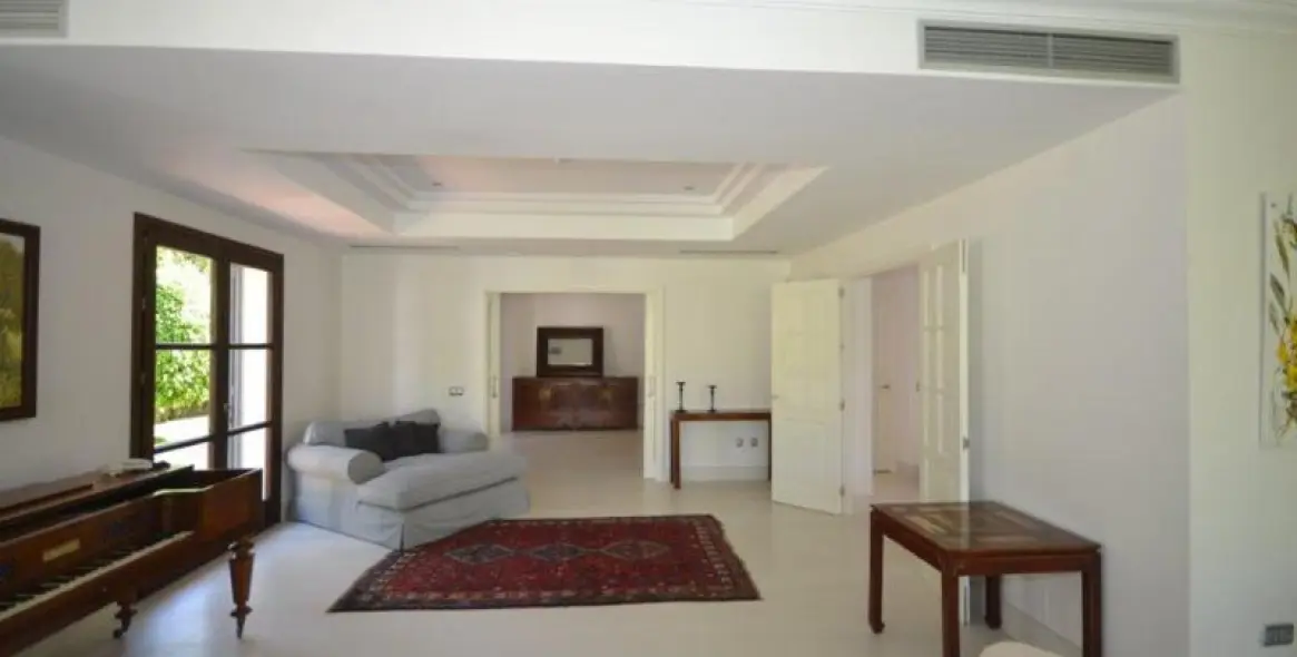 Продажа  отдельно стоящей виллы в Guadalmina Baja 8