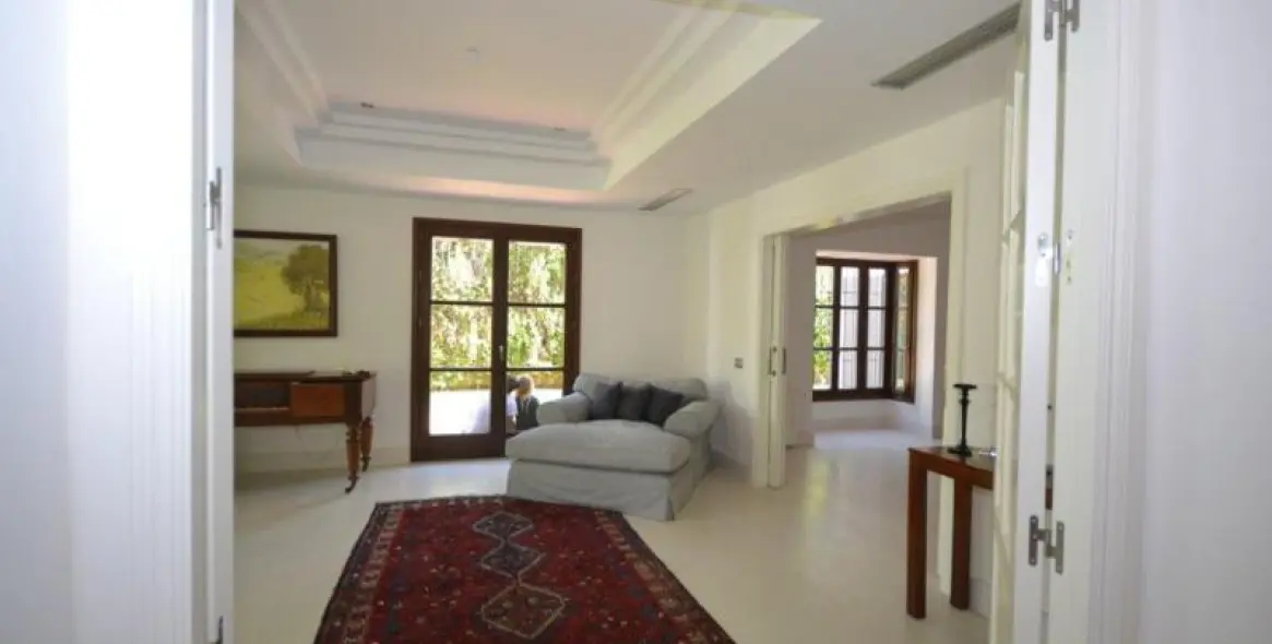 Продажа  отдельно стоящей виллы в Guadalmina Baja 20