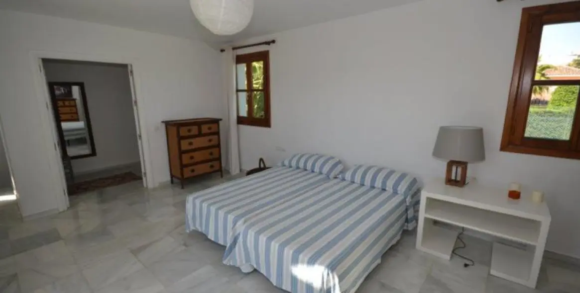 Long-term rent of detached villa in Guadalmina Baja 30
