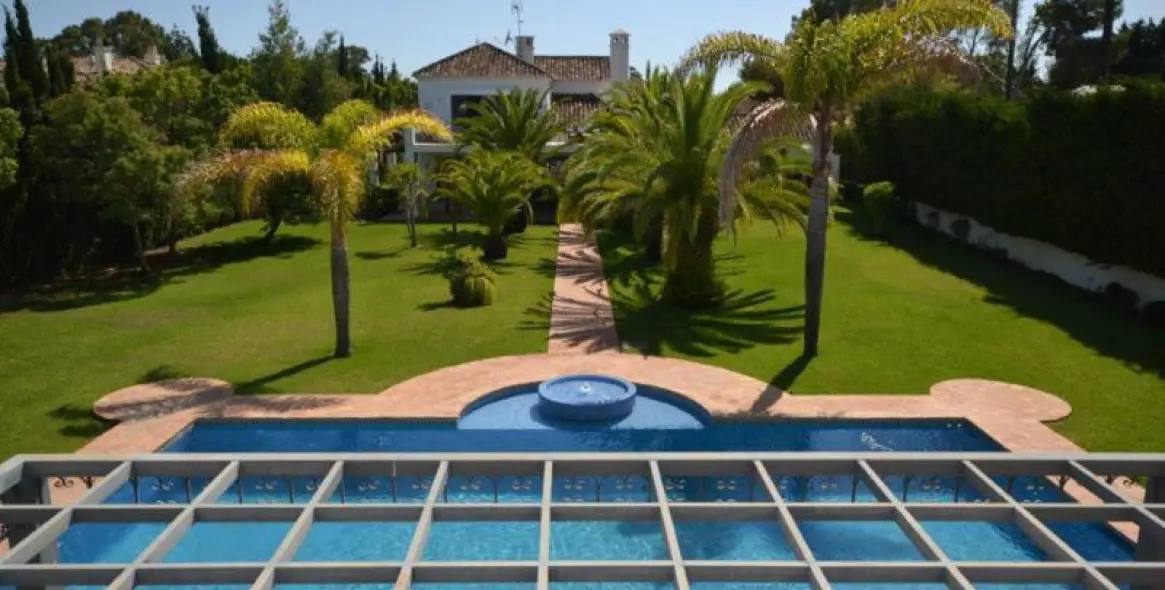Long-term rent of detached villa in Guadalmina Baja 31