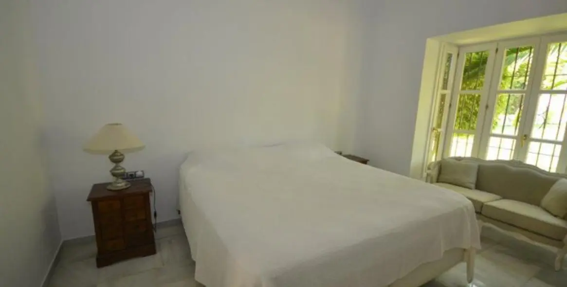 Long-term rent of detached villa in Guadalmina Baja 39