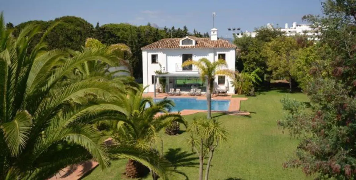 Long-term rent of detached villa in Guadalmina Baja 42