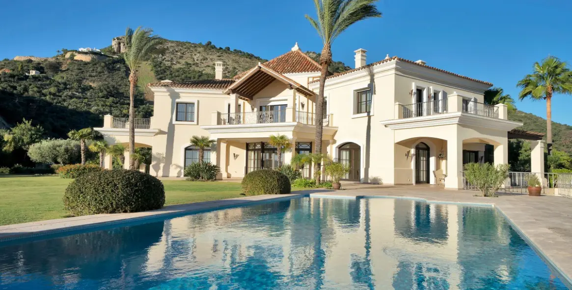 Продажа  отдельно стоящей виллы в Benahavís 1