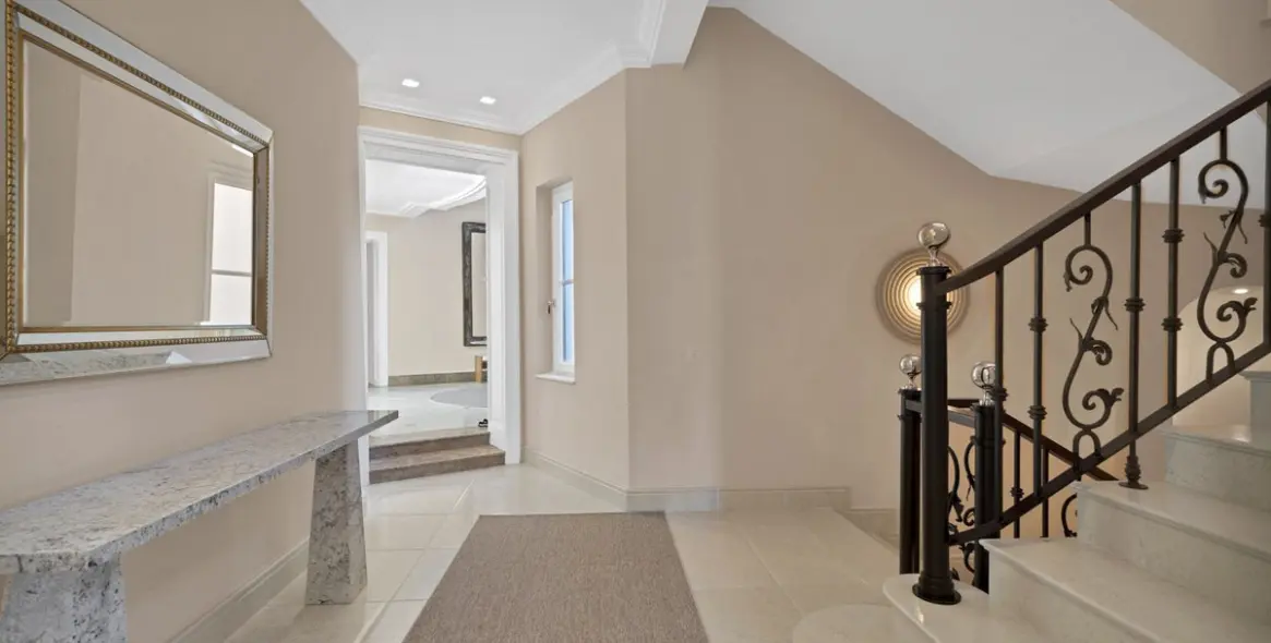 Продажа  отдельно стоящей виллы в Benahavís 10