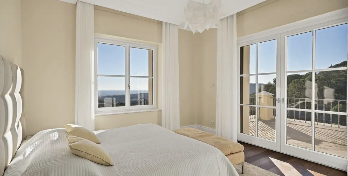 Продажа  отдельно стоящей виллы в Benahavís 19