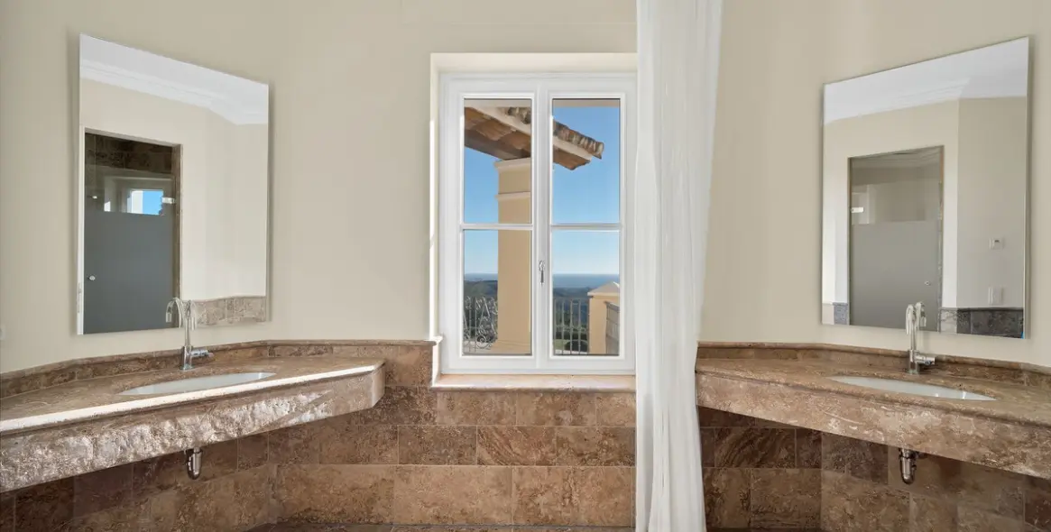 Продажа  отдельно стоящей виллы в Benahavís 20