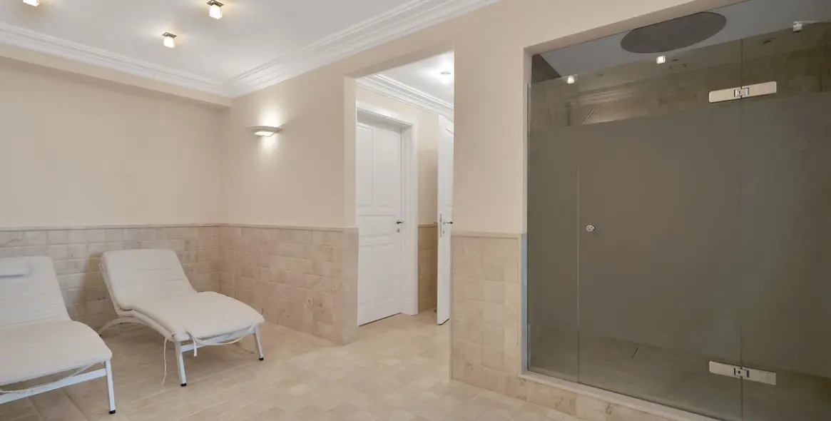 Продажа  отдельно стоящей виллы в Benahavís 29