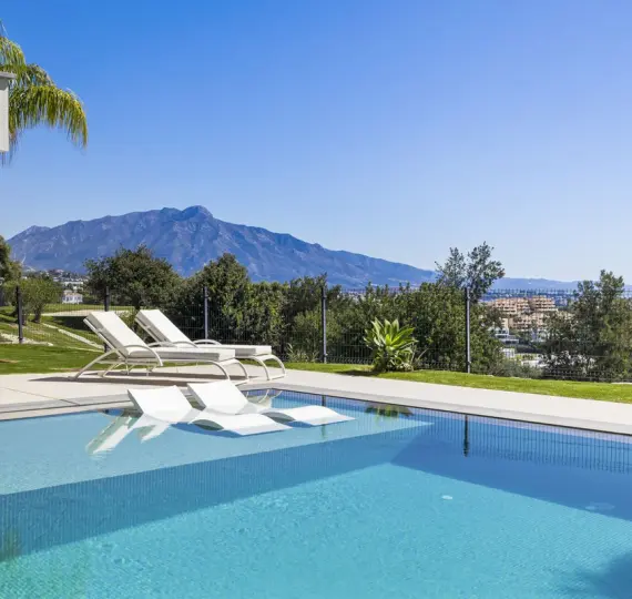 Продажа  отдельно стоящей виллы в Benahavís