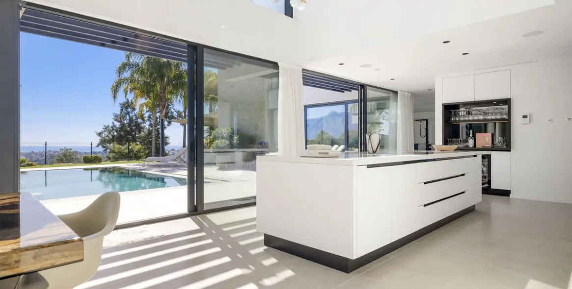 Продажа  отдельно стоящей виллы в Benahavís 13