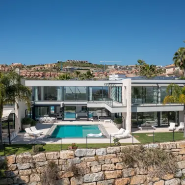 Sale of detached villa in Benahavís