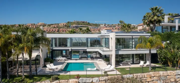 Sale of detached villa in Benahavís 0