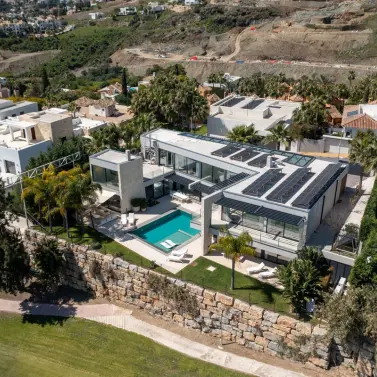 Sale of detached villa in Benahavís