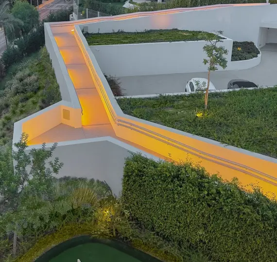 Дом на две семьи R5208745