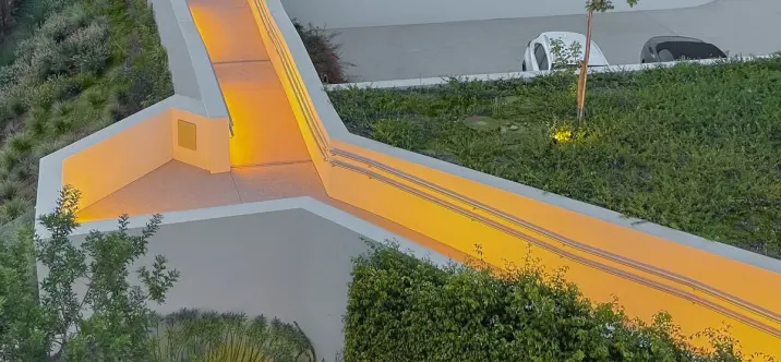 Дом на две семьи R5208745 3