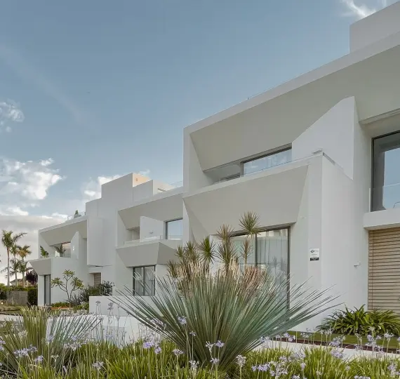 Дом на две семьи R5208745