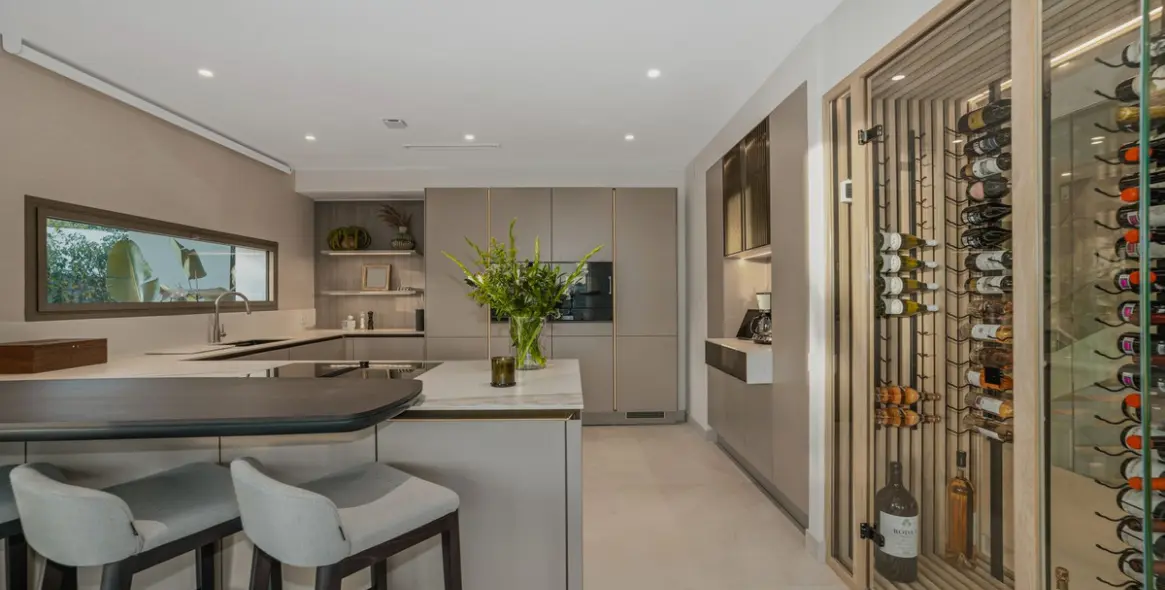 Продажа дома на две семьи в Nueva Andalucía (район Nueva Andalucía) 10