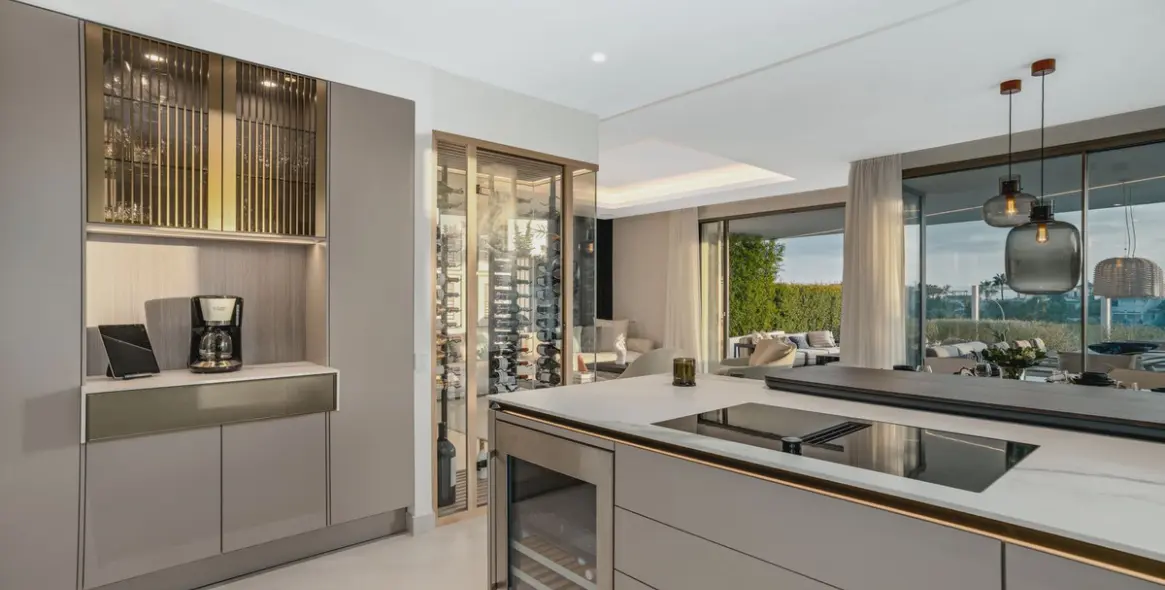 Продажа дома на две семьи в Nueva Andalucía (район Nueva Andalucía) 11