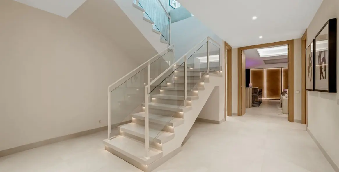 Sale of semi-detached house in Nueva Andalucía 24