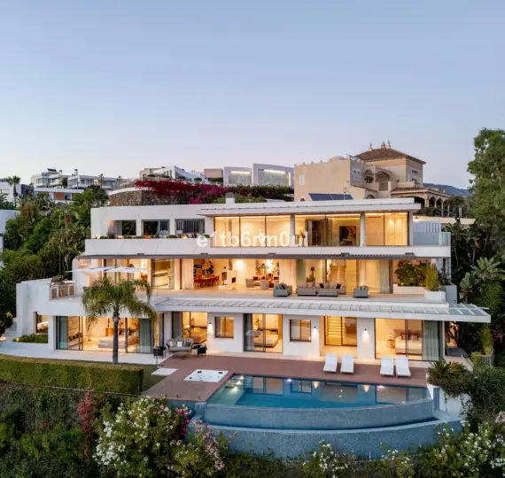 Villa independiente R5061943