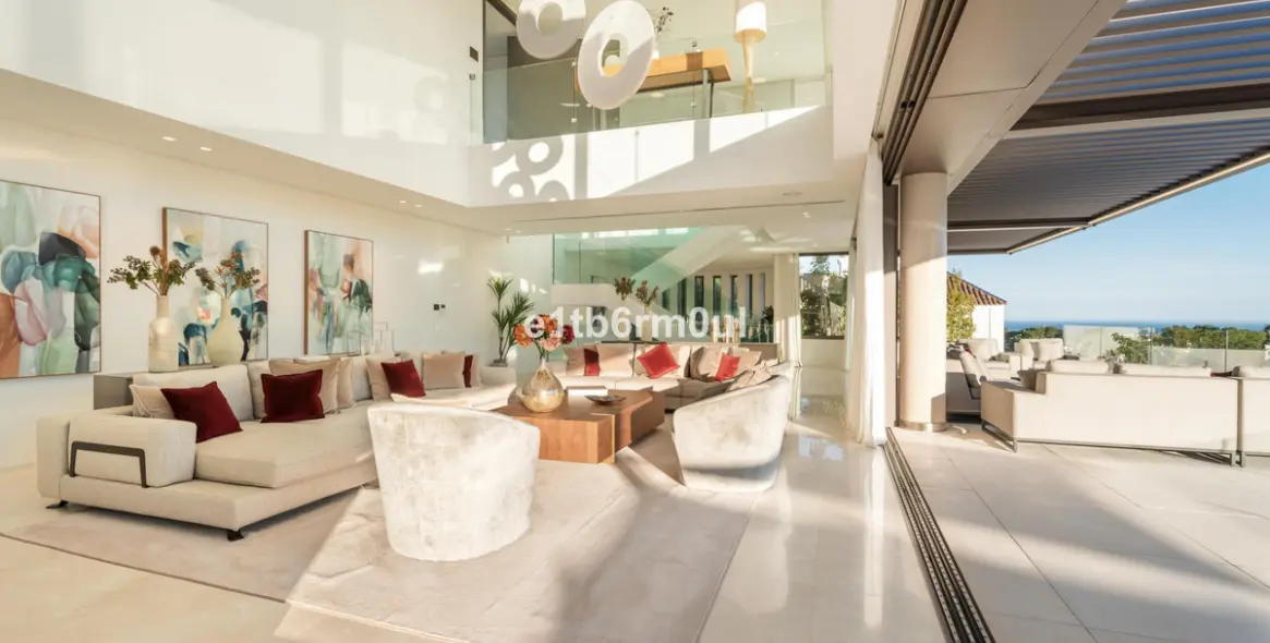 Продажа  отдельно стоящей виллы в Benahavís (район La Quinta) 3