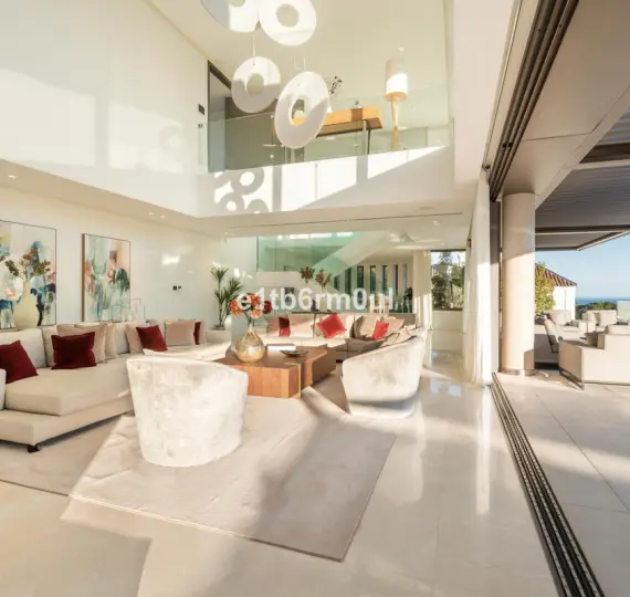 Villa independiente R5061943