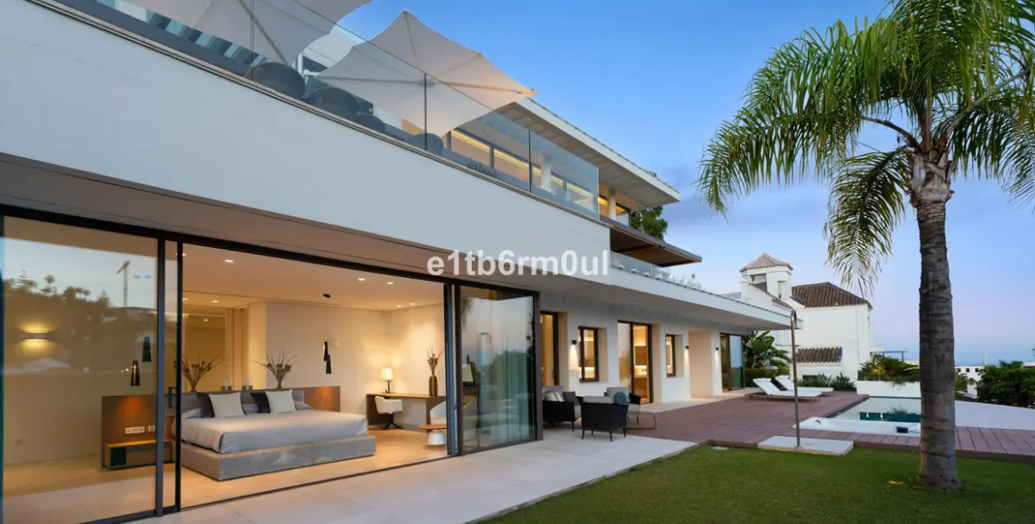 Продажа  отдельно стоящей виллы в Benahavís (район La Quinta) 8