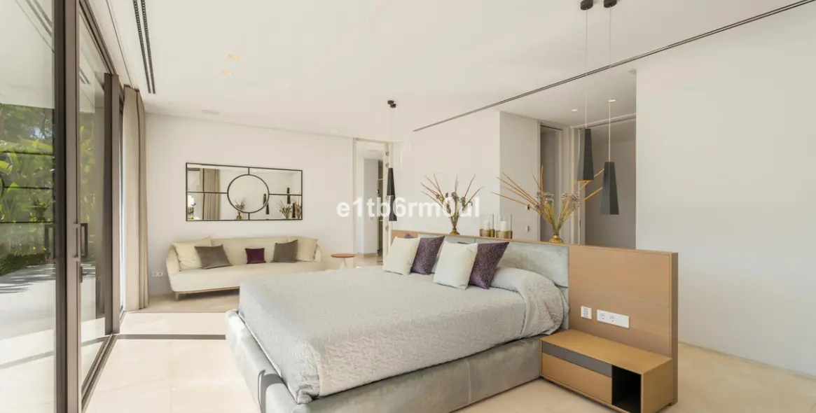 Продажа  отдельно стоящей виллы в La Quinta 9